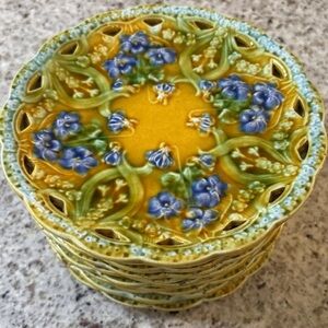 Majolica Violets 12 Plate Set Villeroy et Boch, circa 1900